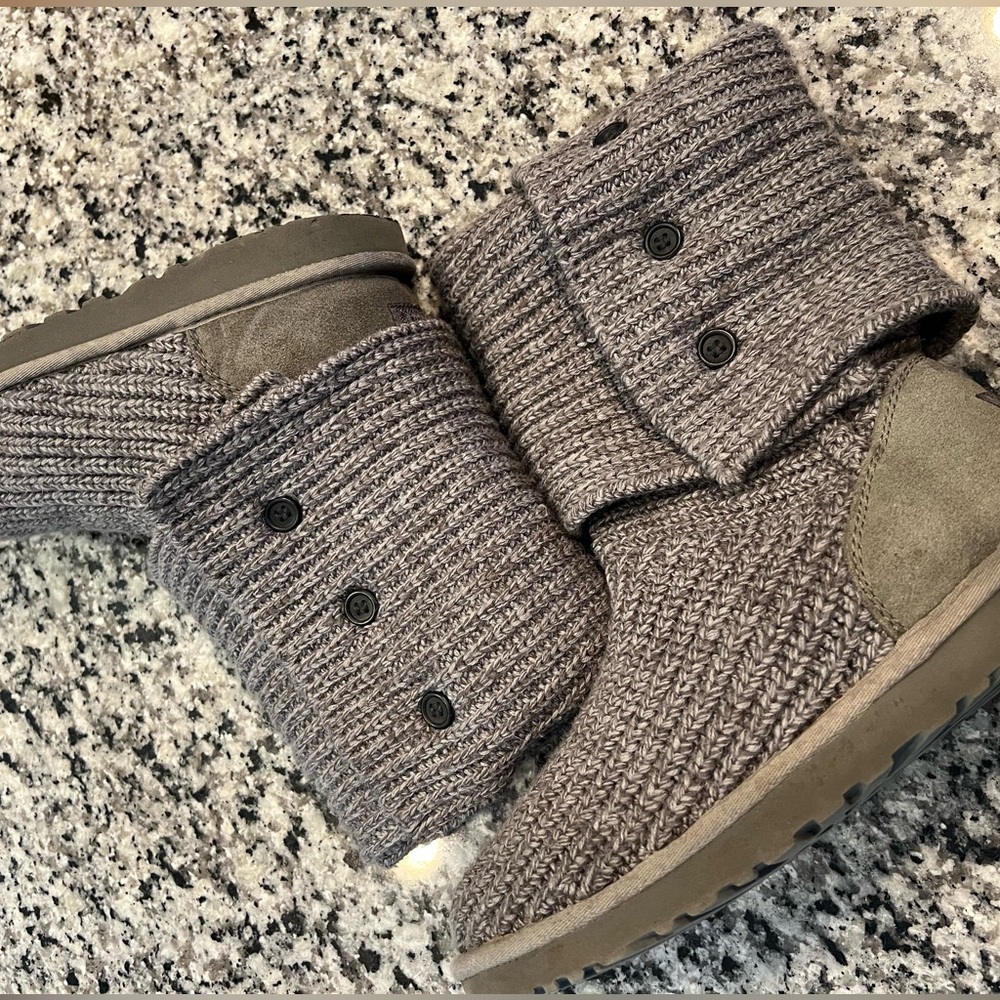 Grey Ugg Classic Cardy boots size 9 - Picture 3 of 7